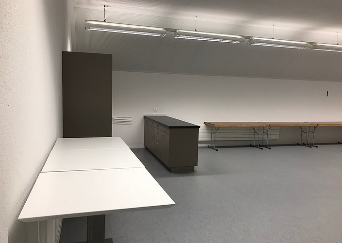 Mehrzweckraum Tische
